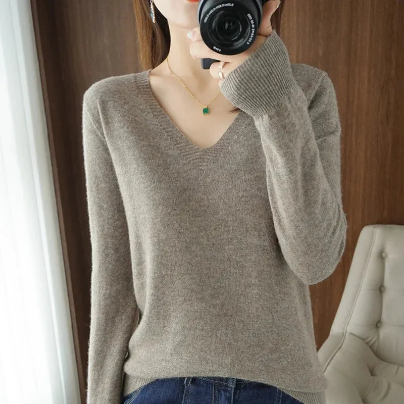 AC - Women's Pullover Sweater: Cashmere, V-neck with lace detail, perfect for autumn and winter