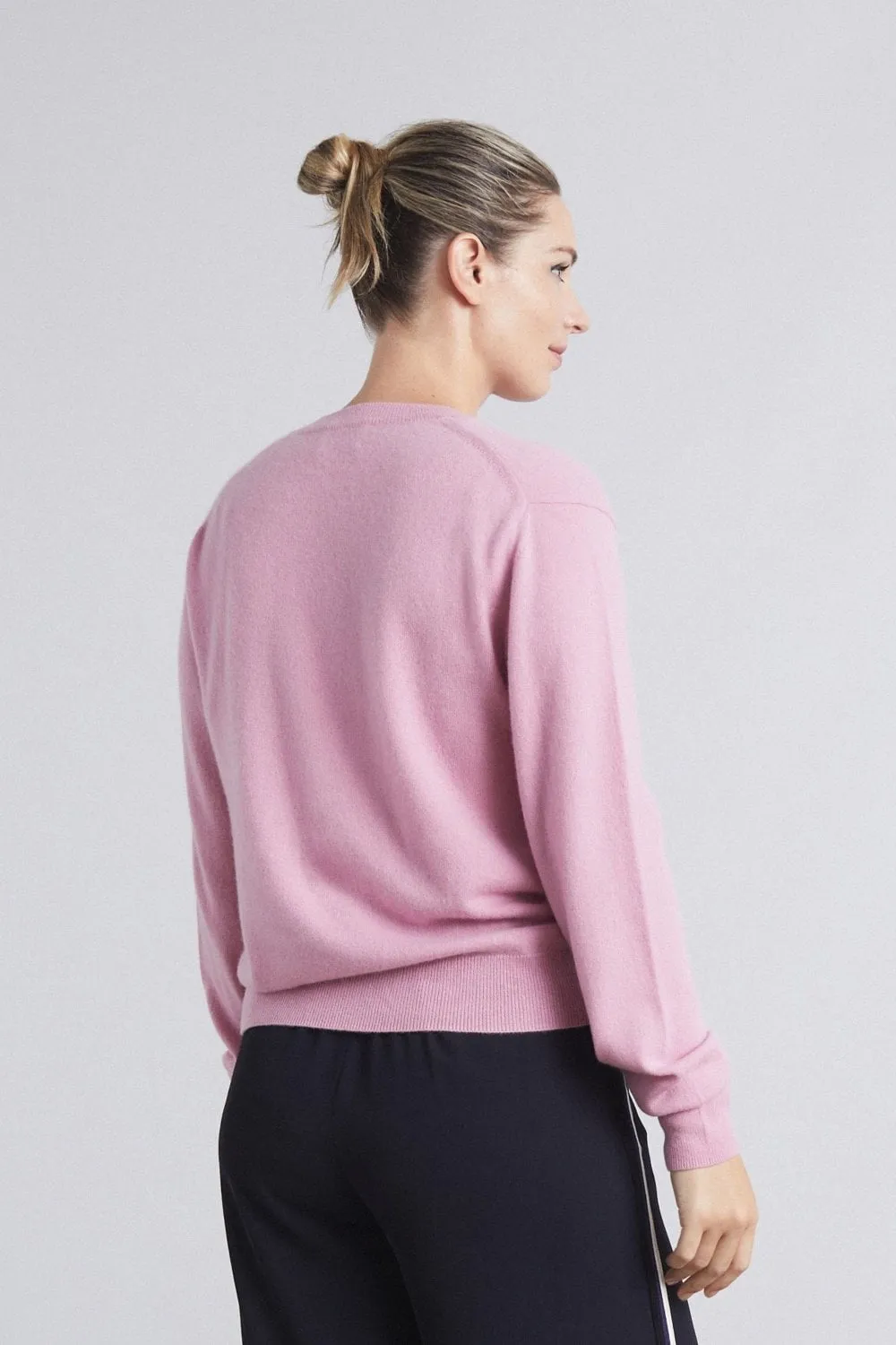 Cashmere Crew Neck Sweater in Cameo Pink