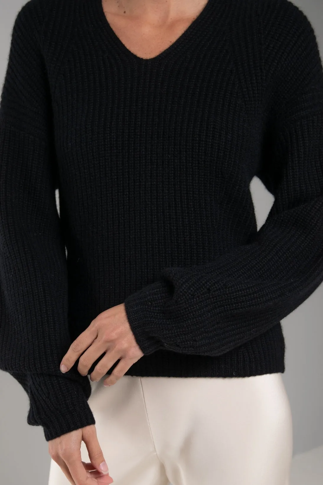 CASHMERE RIBBED SWEATER