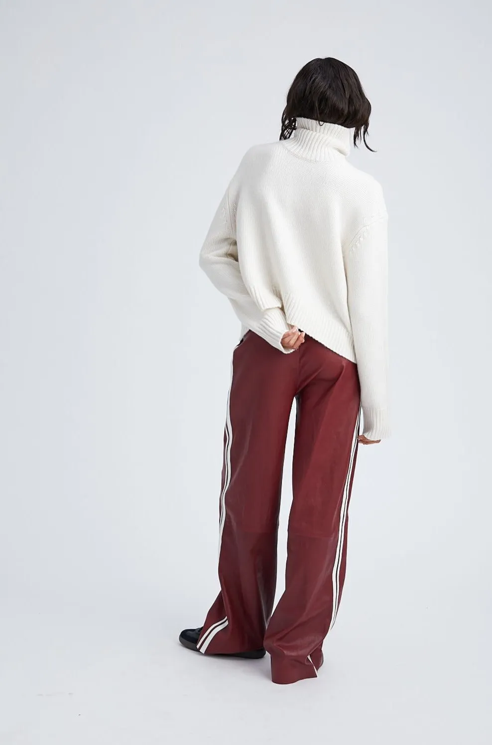 Chalk Heavy Cashmere Turtleneck Sweater