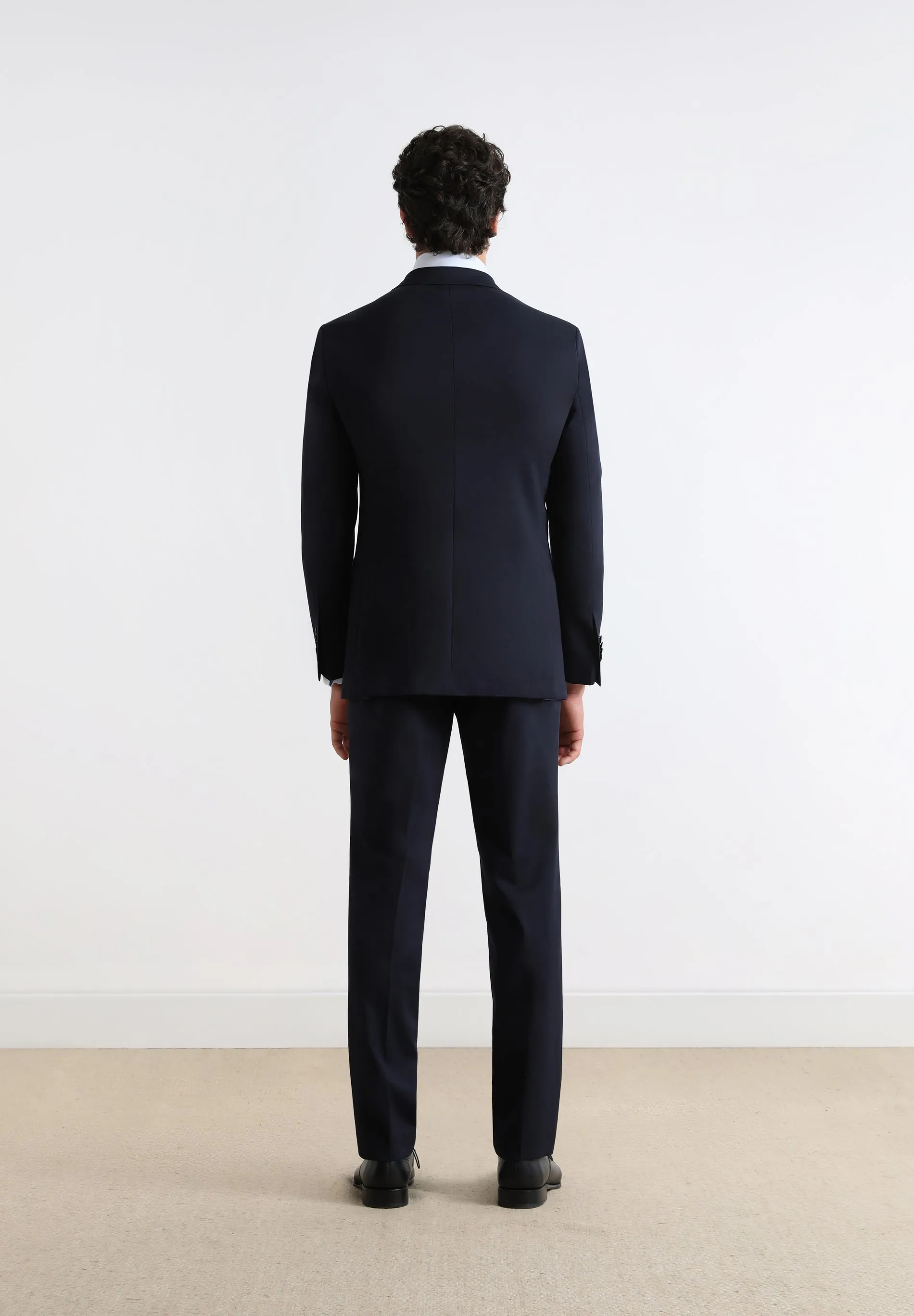 CLASSIC NAVY BLUE WOOL SUIT