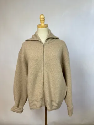 Closed Zip Sweater (M)