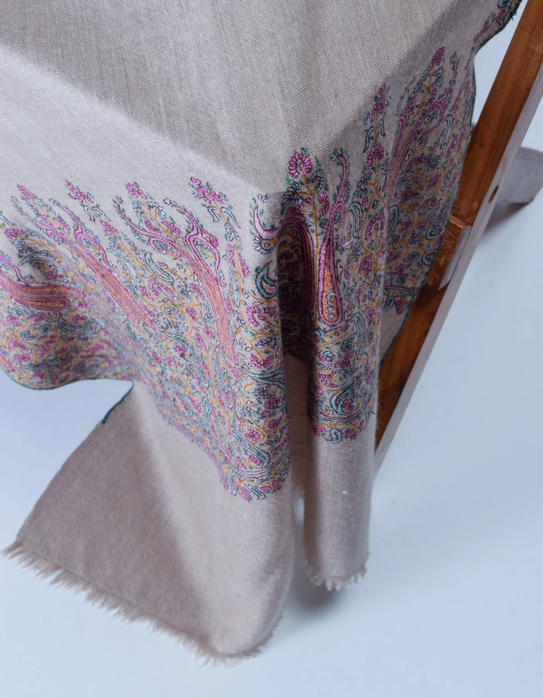 Greyish Beige Handwoven Sozni Palla Embroidered Cashmere Pashmina Stole