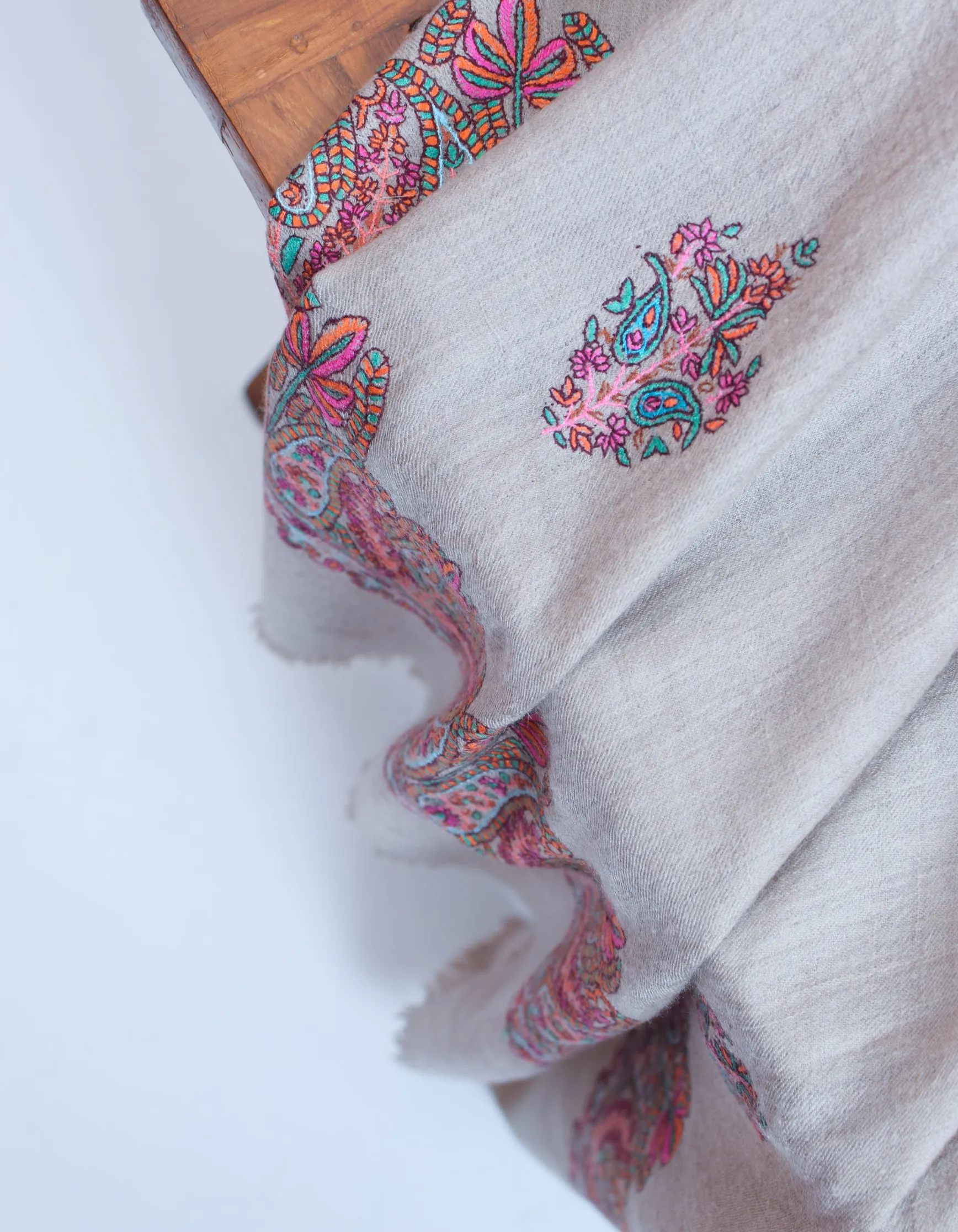 Handwoven Toosha Palladaar Sozni Paisley Embroidered Pashmina Stole