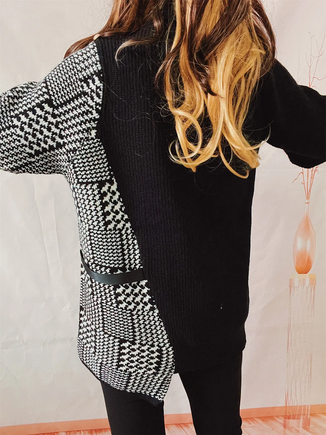 Houndstooth Turtleneck Long Sleeve Slit Sweater – Classic Cozy Style for Fall and Winter