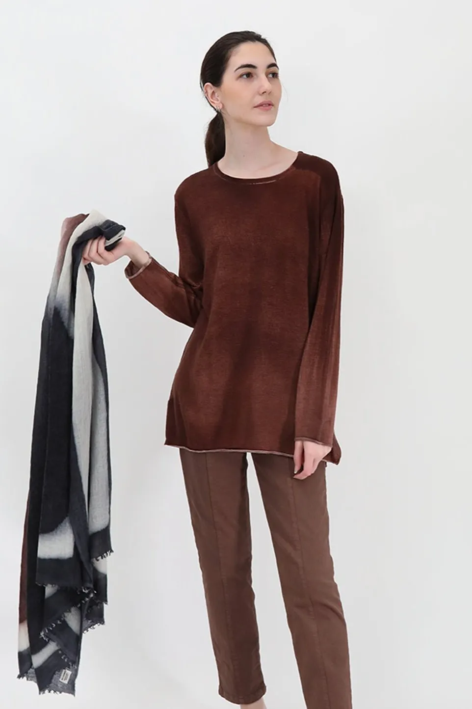 MATTIA RELAXED CREW IN HAND-DYED CASHMERE