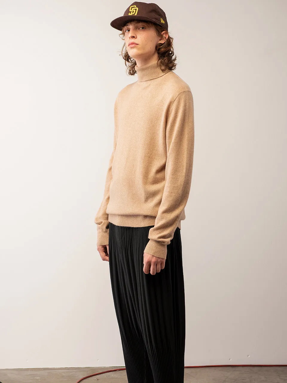 Men Turtleneck Sweater_Camel