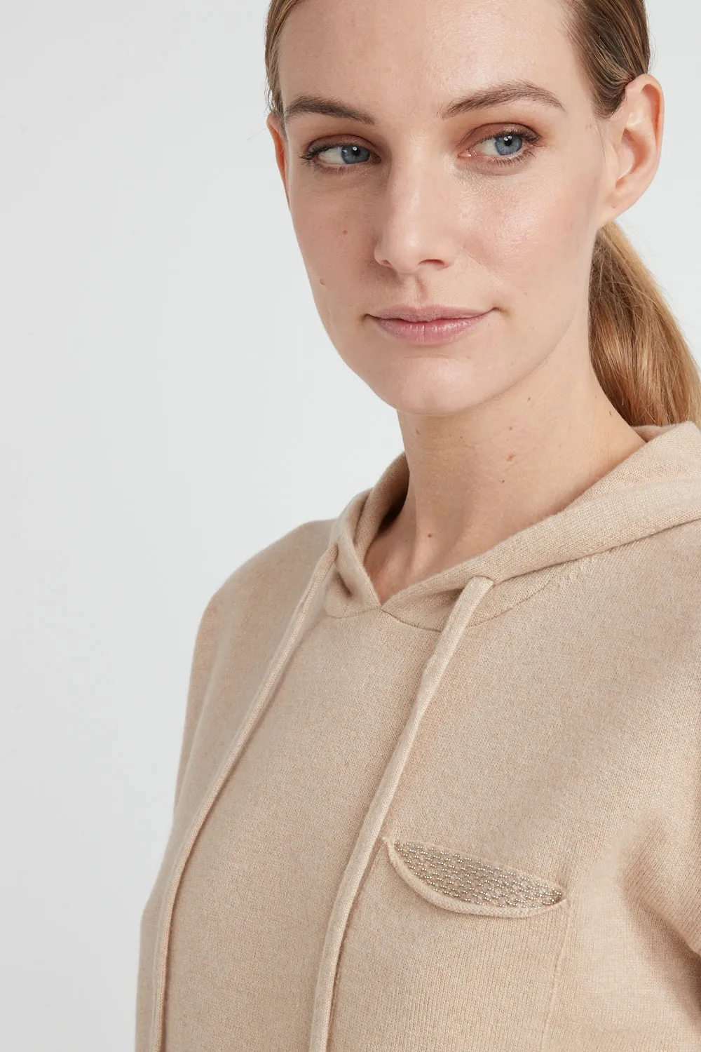 Short-sleeved hooded sweater in a wool, silk and cashmere blend