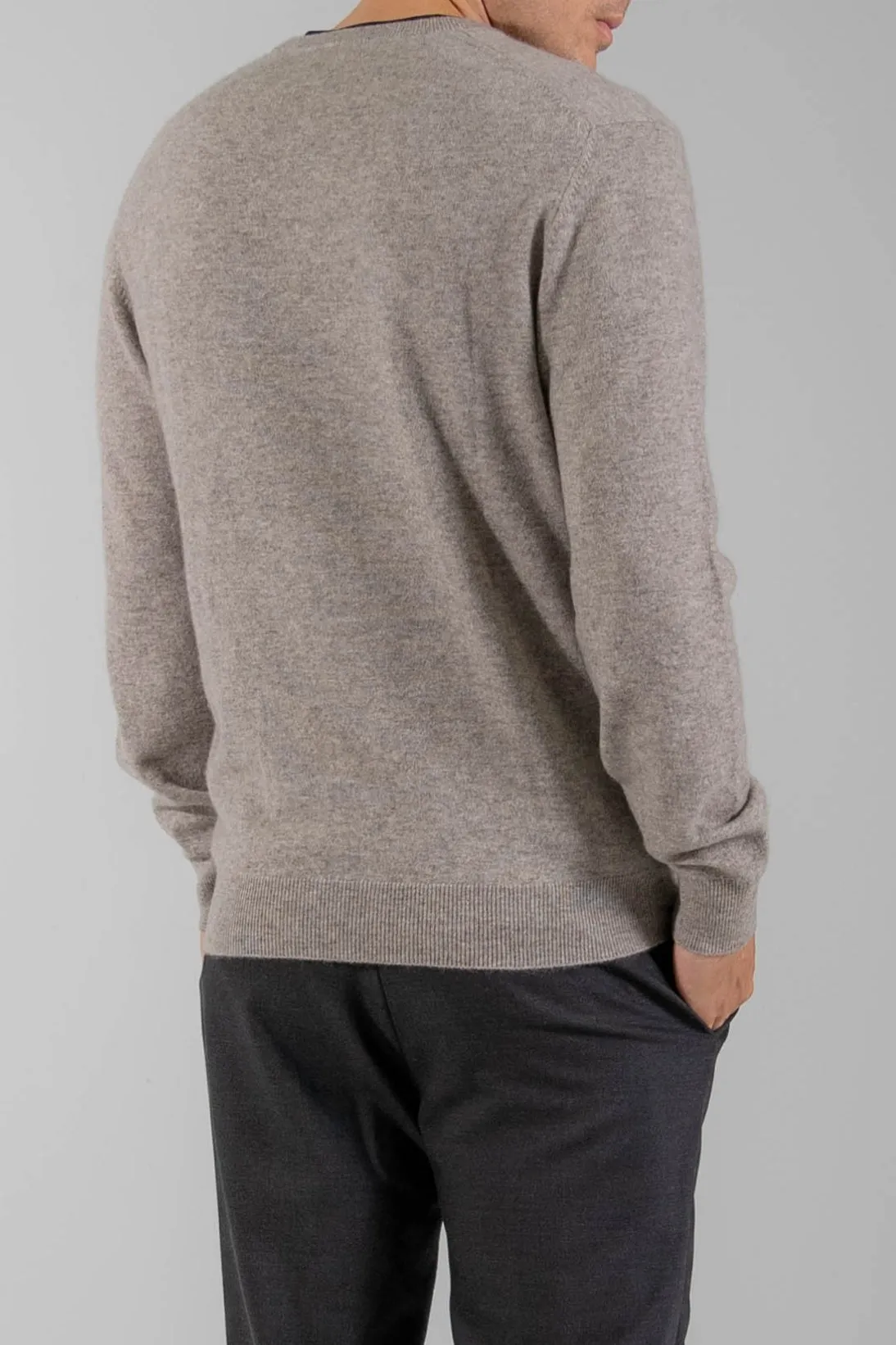 V-NECK SWEATER