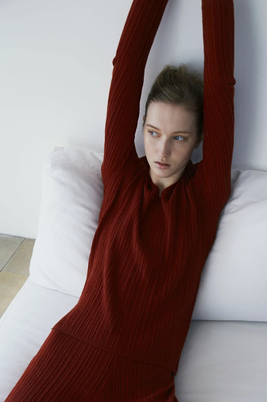 VARIATED RIB V-NECK SWEATER