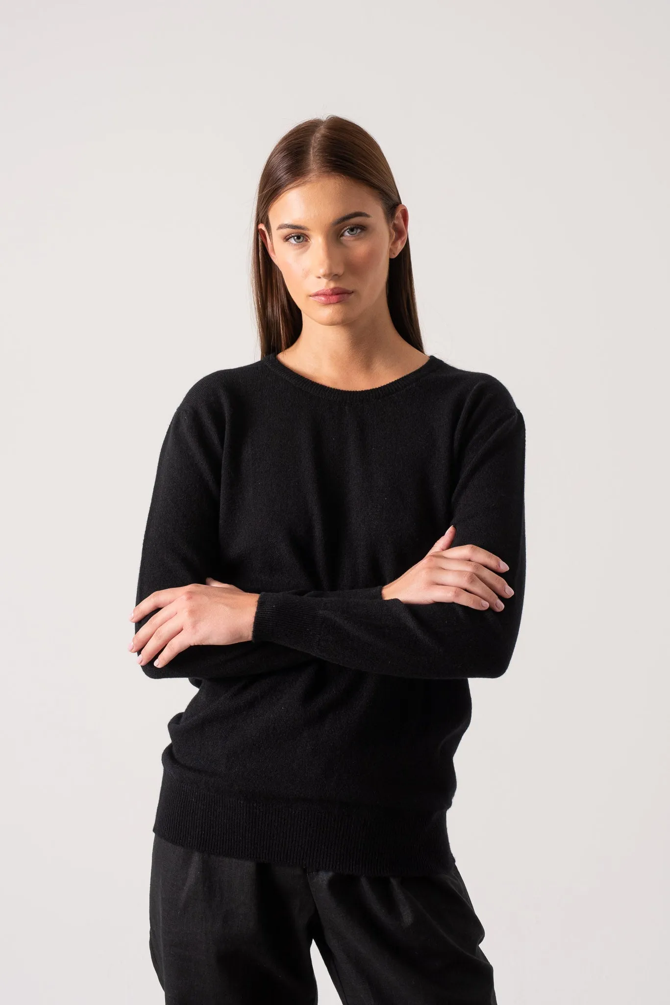 Velare Crewneck 100% Cashmere Sweater Black