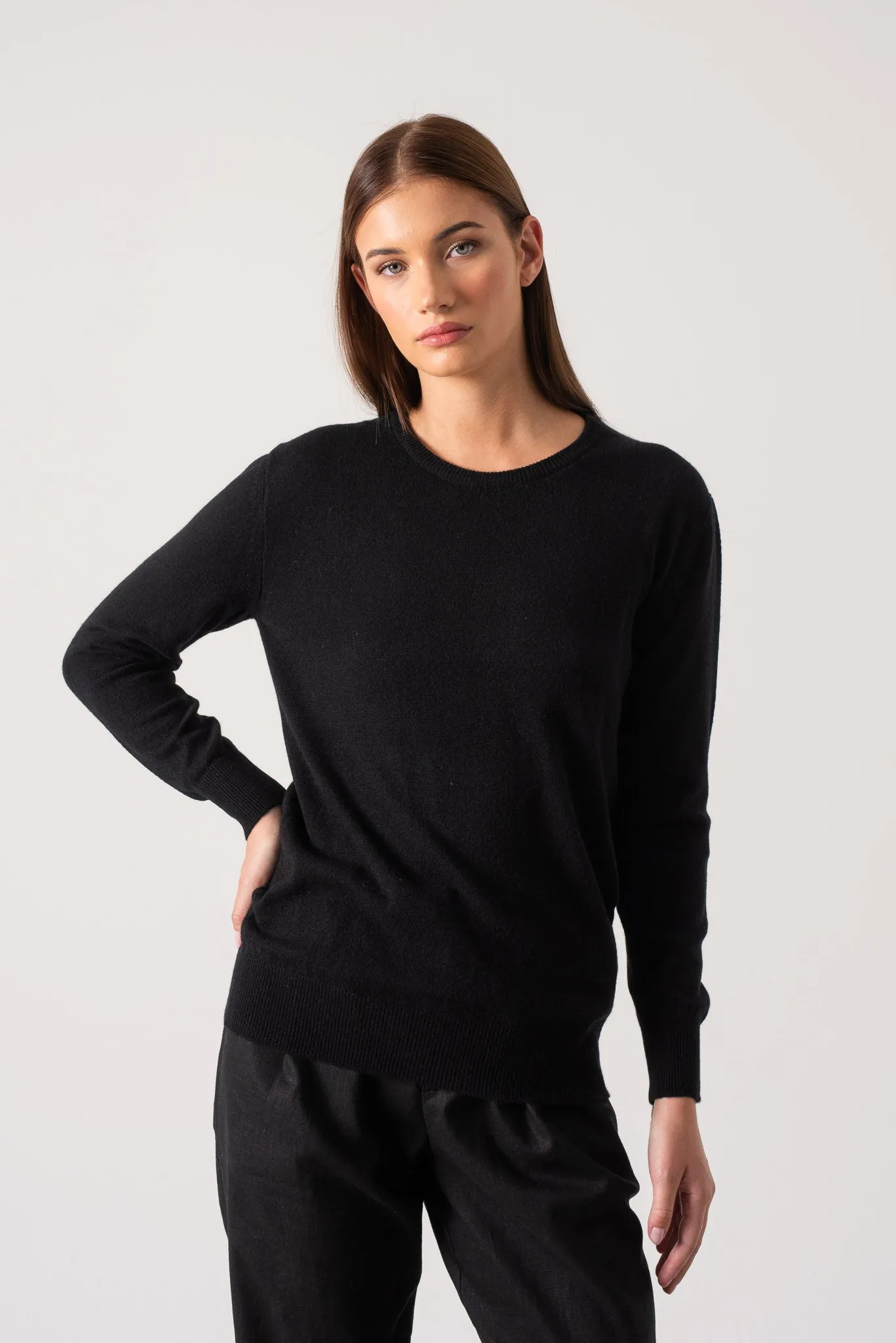 Velare Crewneck 100% Cashmere Sweater Black