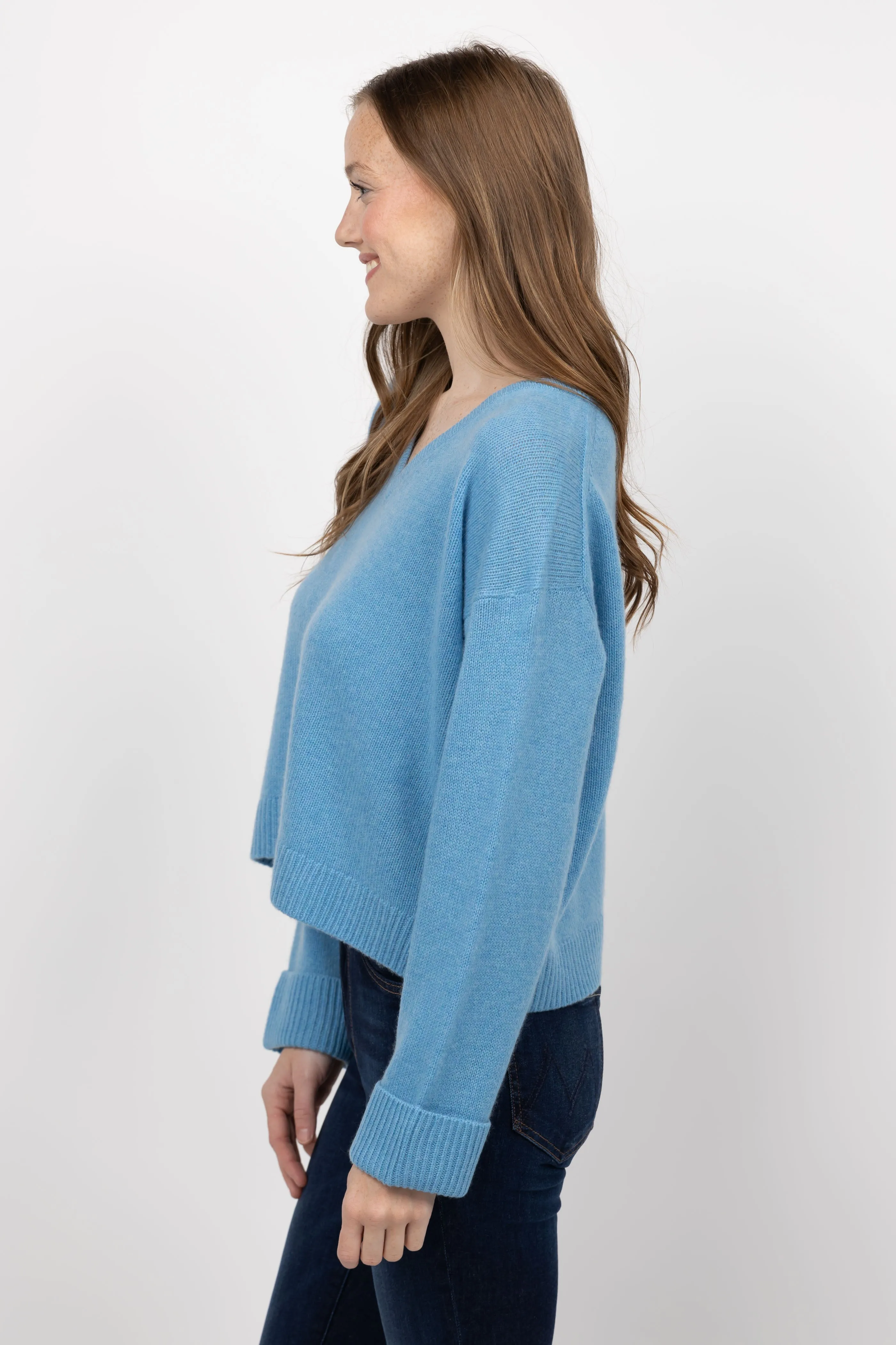 White   Warren Cashmere Cuffed Sweater in Mediterranean